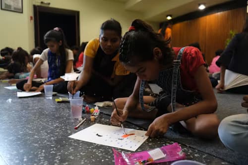 Campers playing together at Curio Camps